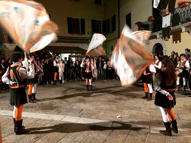 Serremaggio one of the best medioeval festival around #siena 😍  #like #follow #borghetto #tuscany #italy #travel #discover #festival #enjoy #myworld