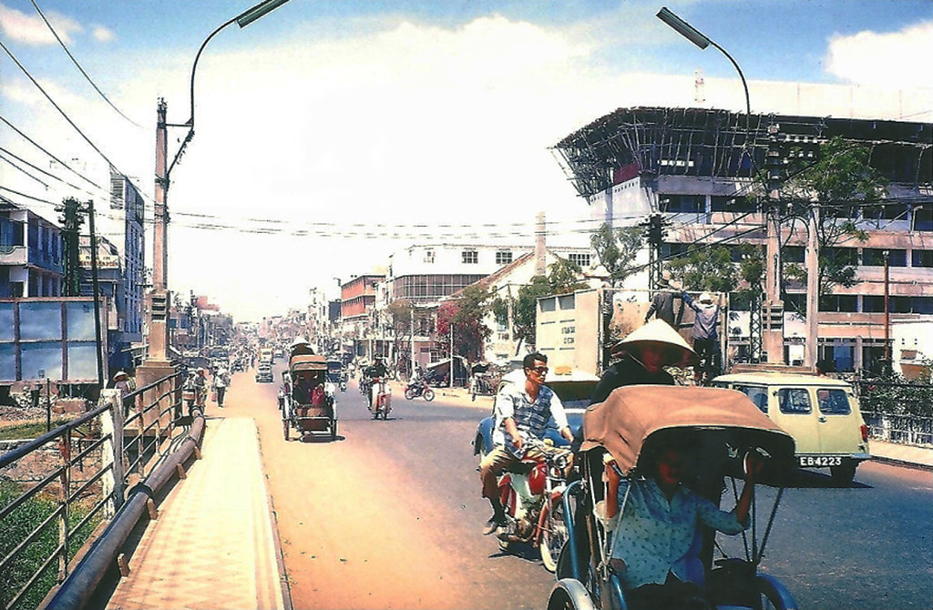 SAIGON 1966-67 by Allen McKenzie - Cầu Trương Minh Giảng - Trường ĐH Vạn Hạnh đang xây dựng