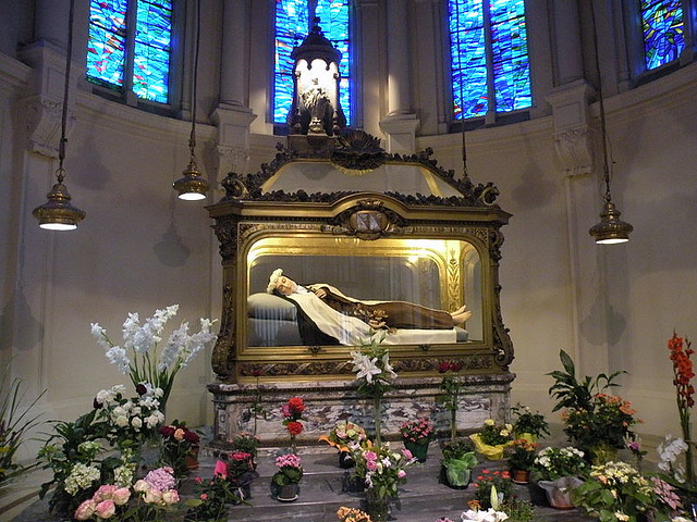 Châsse de Sainte Thérèse de Lisieux