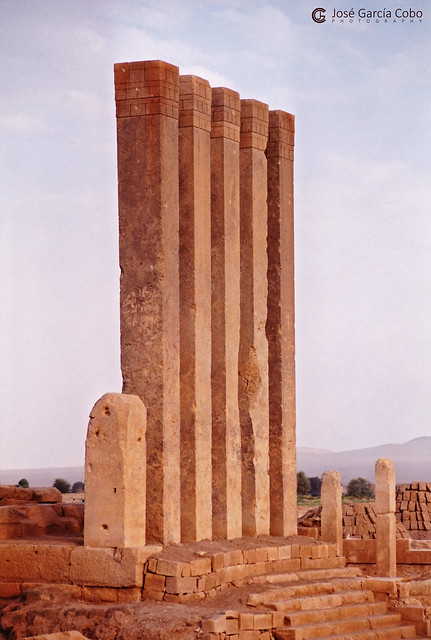 199909 Yemen Templo de la Reina de Saba (04)