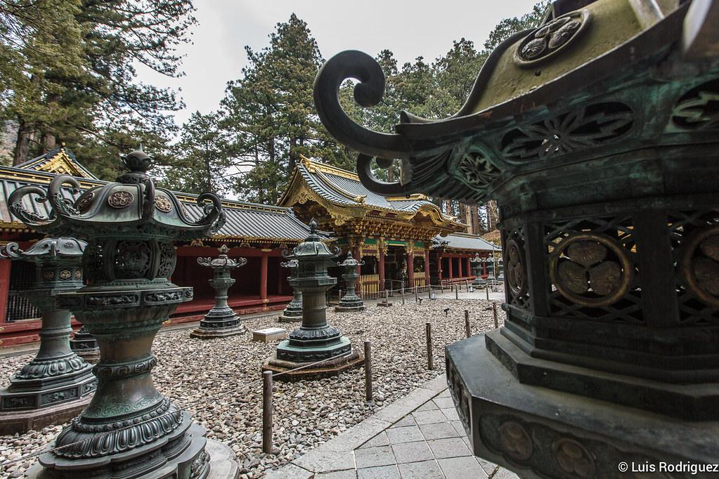 Patio central del mausoleo Taiyuinbyo de Nikko