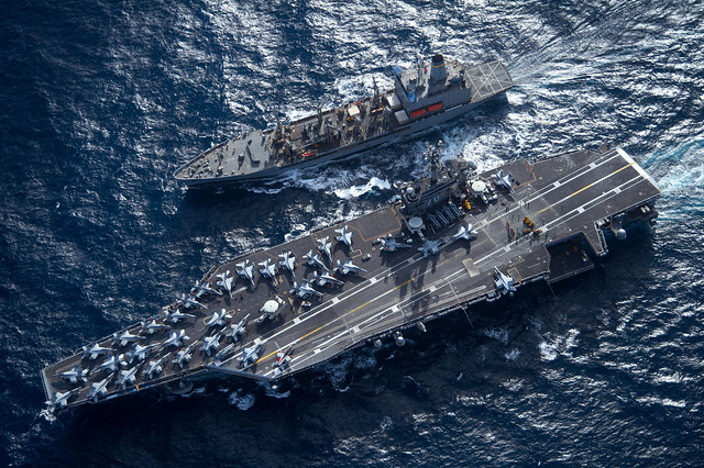 USS Carl Vinson Replenishment at Sea - Tàu sân bay USS Carl Vinson