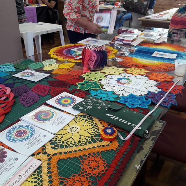 Workshop hoje em @africanartesanato e @atelienatv   #coloridoecletico #crochet #croche #colorido #cores
