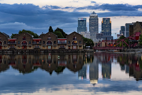 london canarywharf docklands skyscrapers hdr dri water reflection clouds skyline architecture symmetry symmetric docks shadwell basin