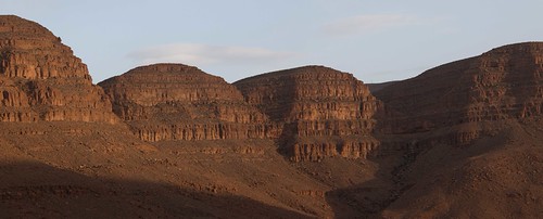 Montañas del Ziz by RubénRamosBlanco, Amaneciendo en el valle.naturaleza nature paisaje landscape montañas mountains amanecer sunrise desi