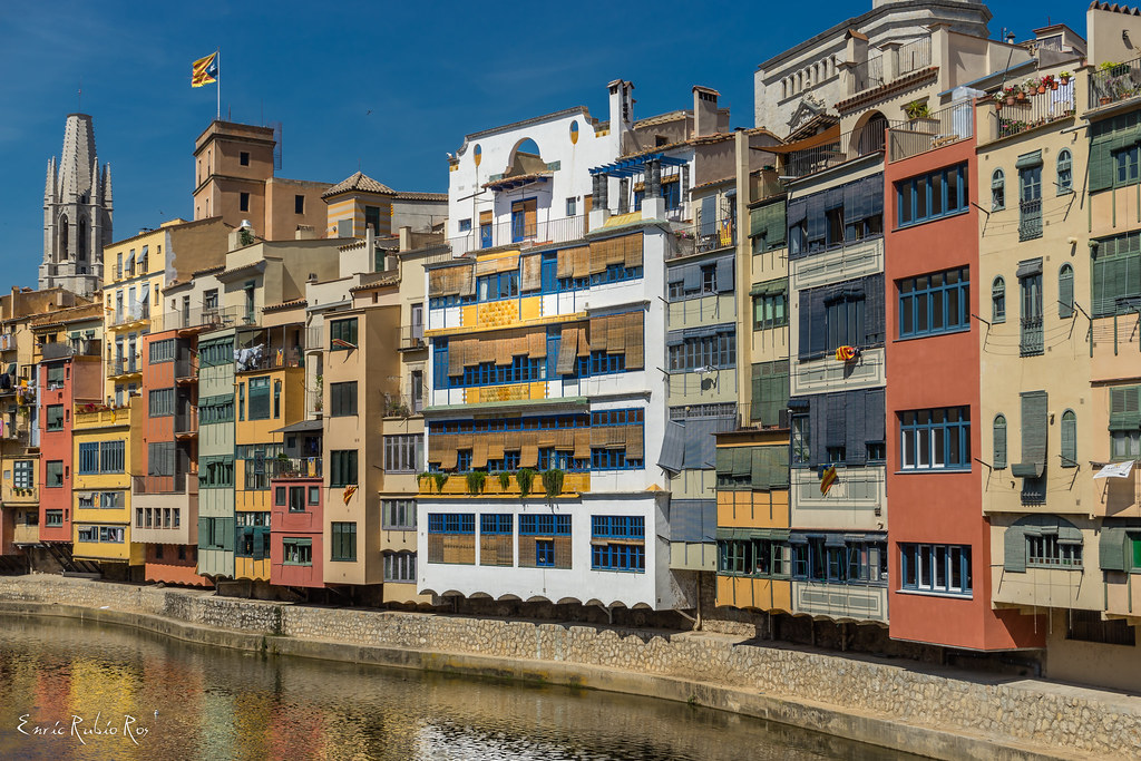 Girona | El rio Onyar a su paso por el casco antiguo de Giro… | Flickr