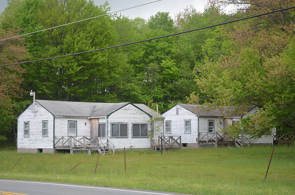 Thompson Bungalows 3