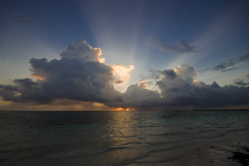puntacana dominicanrepublic atlanticocean morning sun sunrise ocean water clouds light sunlight sunrays wideangle saariysqualitypictures