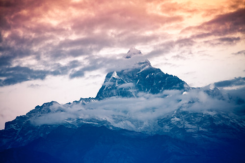 nepal pokhara annapurna machapuchare machhapuchchhre machhapuchhre himalayas mountain peak cloud dawn sunrise canon canoneos7d canonefs18135mmf3556is sarangkot