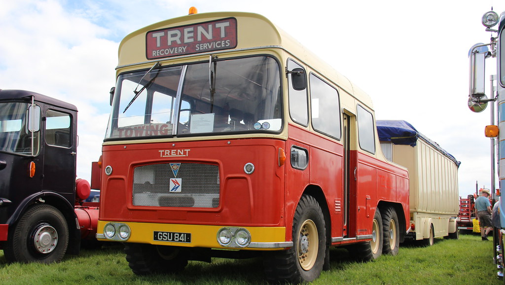 AWD bus | These busses don't get stuck so there is no excuse… | Flickr