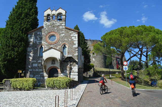 Gorizia, la Cappella di Santo Spirito, verso il Castello