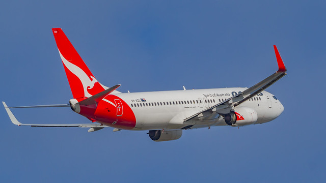 Qantas B737-800 VH-XZO