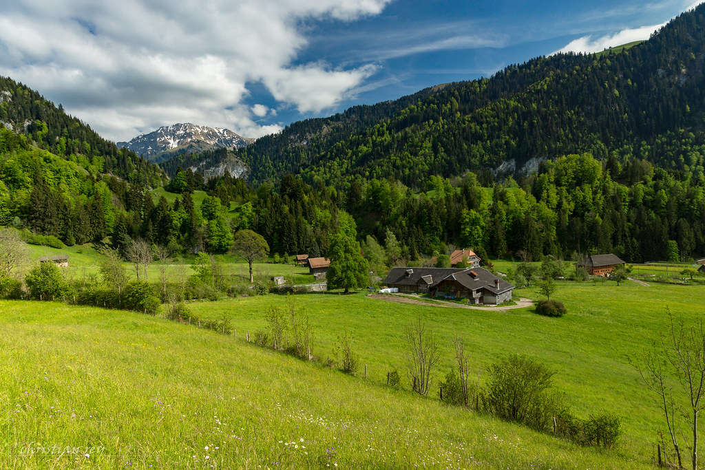 Vallée de la Jogne depuis Charmey (Switzerland), Au fond : …
