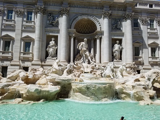 Trevi Fountain Roma q23e4