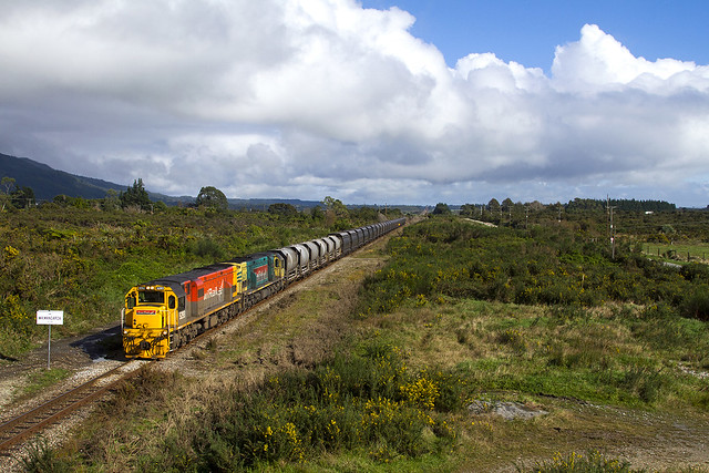 KiwiRail 5293+5379 | trein 845 | Waimangaroa (NZ) | 09-05-2011