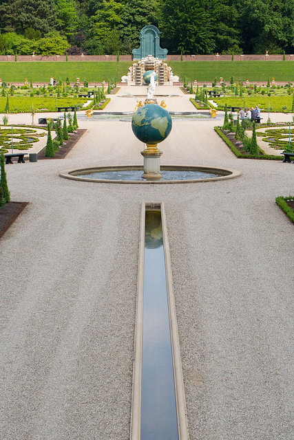 Paleis Het Loo. Palace gardens.