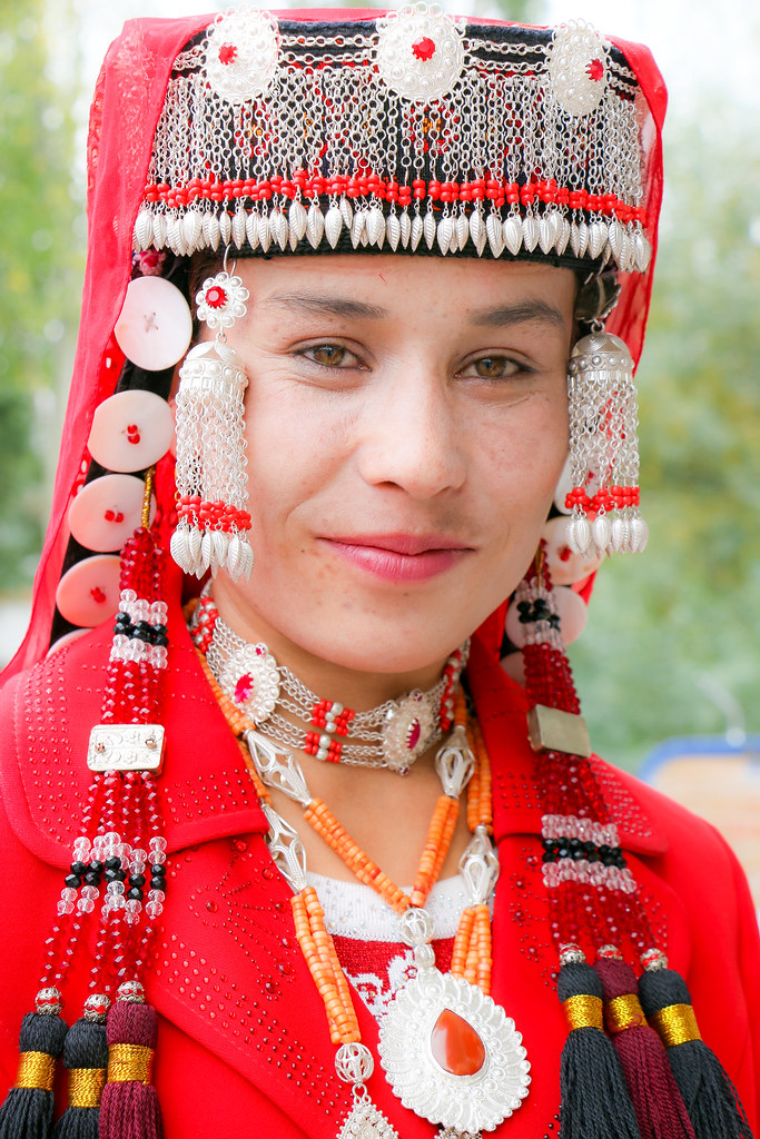 A Tajik woman in gorgeous ethnic costume, Tashkurgan タシュクル… | Flickr
