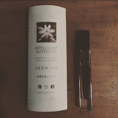 来たー！アヴェダ創始者の方が作ったというオーガニックブランド、インテリジェントニュートリエンツのジャスミンの香水。 … | Flickr