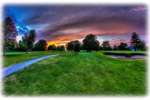sunset daweibringgolfcourse illinoisstateuniversity clouds golfcourse
