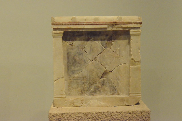 Stèle funéraire au musée archéologique de Volos