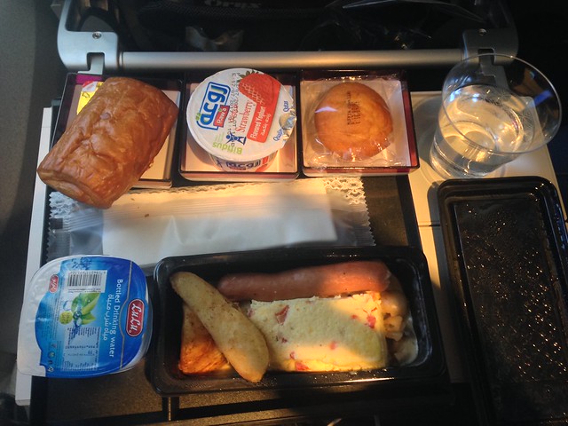 Breakfast on Qatar Airways 777-300ER (DOH-AMS)