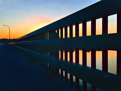 mobilephotography iphonography sunrise hipstamatic bridge vanishingpoint leadinglines perspective