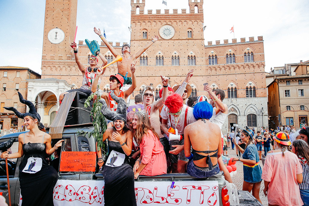 Corteo della Vittoria, Contrada della Giraffa. Foto di: BHStudio