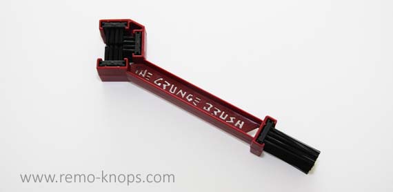 Finish Line Grunge Brush 7509