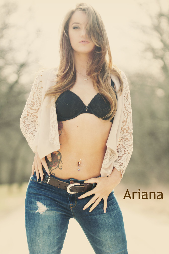 Black Bra in Jeans, This is kind of a Rock n Roll effect.
