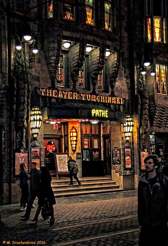The Theater Tuschinski at night, Rembrandtplein Amsterdam | Flickr