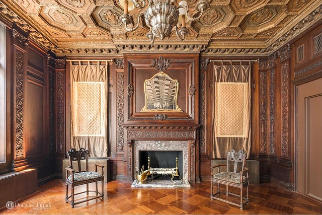 New York East 69th Street built 1914 $59 mil mansion room
