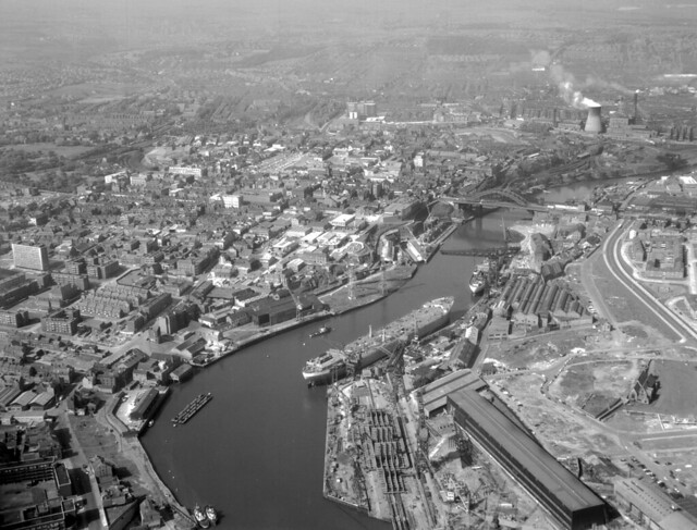Aerial view along the River Wear, 1965