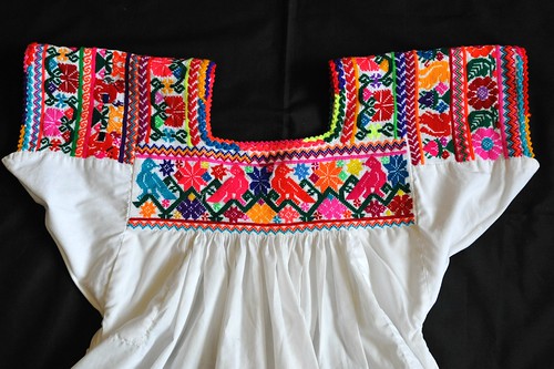 Nahua Embroidered Blouse Mexico | Close-up of the colorful e… | Flickr