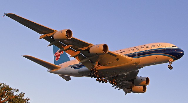 LAX/KLAX: ChinaSouthernAirlines Airbus A380-841 B-6139