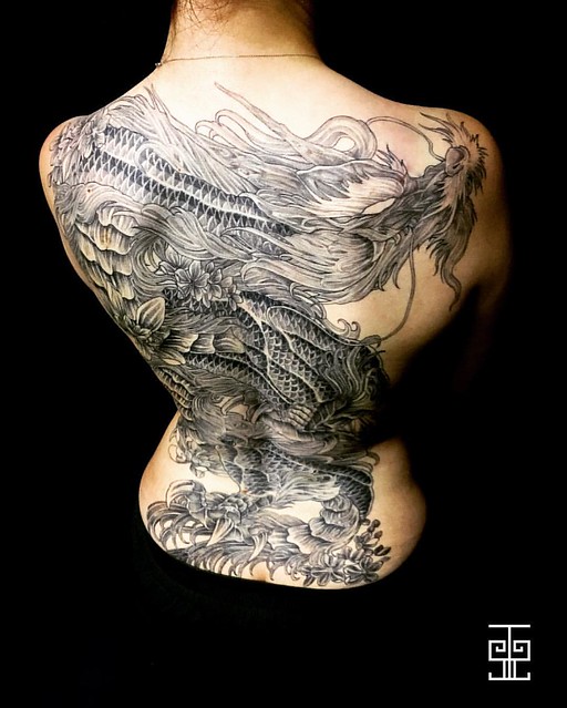 Ryu tatsu -龍 dragon du ciel  #starasian #tattoo #tats #tatou #tatouage #asiantattoo #japanesetattoo #japanesetattoos #irezumi #tattoodo #tattoo_art_worldwide #tattooistartmagazine #thebesttattooartists #tattoodesign #inkstagram #besttattoo #tattoistarmag