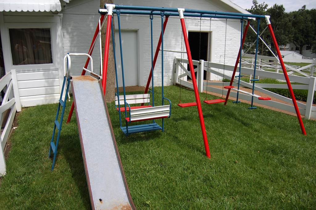 Lisa Marie Presley's Swing Set - Swing set in the backyard o… - Flickr