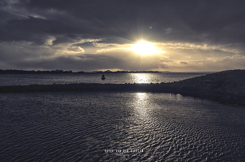 zeeland netherlands nederland zeeuwsekust natuur water veerse meer winter skies dramatic sunset nikond300 1635mm