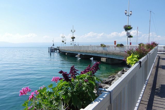 Thonon-les-Bains : embarcadère du Port de Rives