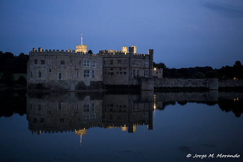 england europe leedscastle night places symmetry uk castle clouds medieval reflections sky stronghold sunset twilight water broomfield reinounido gb