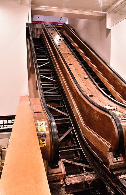 comb plate escalator