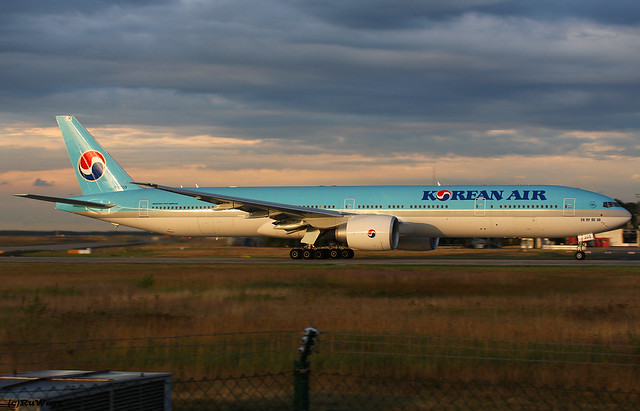Korean Air 777-3B5(ER) HL8209 / FRA