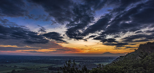 1424mmf28ged ultrawide wideangle morning golden sky indonesia sunrise d810 nikon dramatic