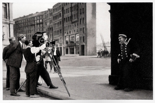 Emil Jannings during the shooting of Der letzte Mann (1924)