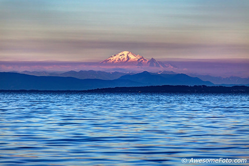 Mt. Baker at misty sunset by james c. (vancouver bc), Boundary Bay Regional Park, Delta, BC, Canada.

Copyright © AwesomeFoto Photography. All rights rese