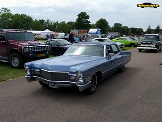 DM-87-66: Sedan Deville asobak