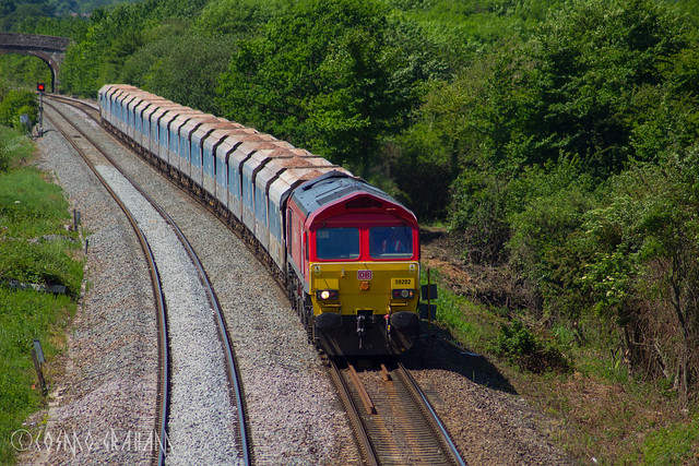 59202 on the approach into Westbury