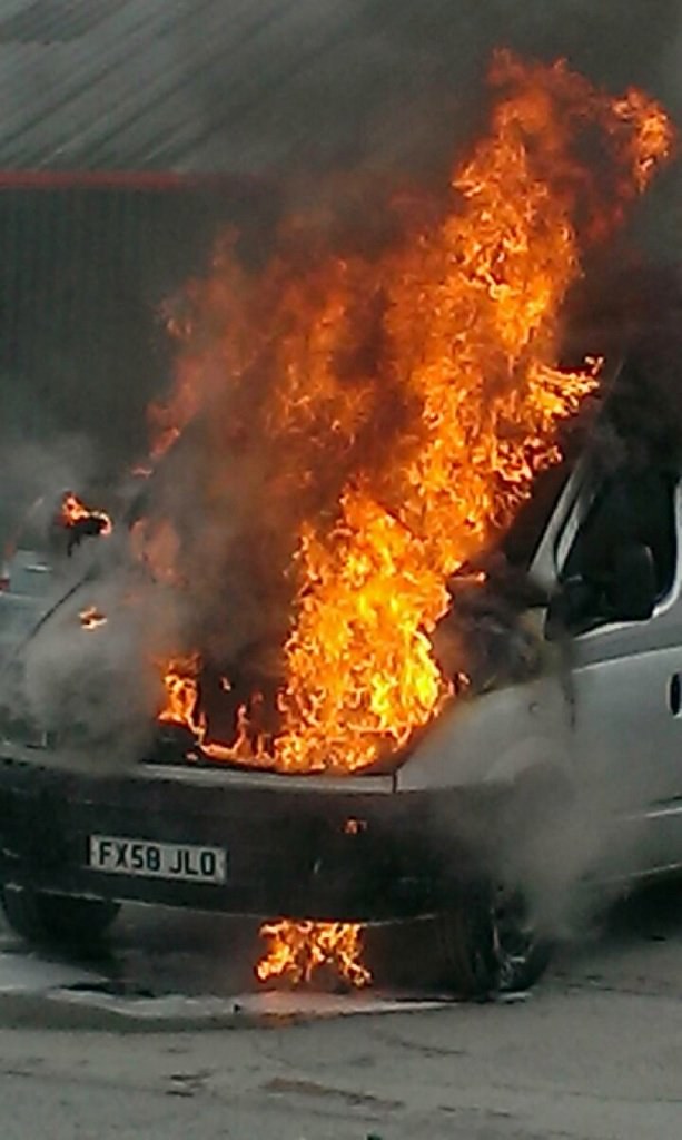 LDV Maxus LWB Hi Roof Van. Engine caught fire due to elect… Flickr