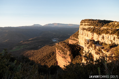 tavertet catalonia cataluña landscape paisaje cielo sky montaña mountain horizonte horizon dawn sunrise amanecer rock piedra nature naturaleza geotagged