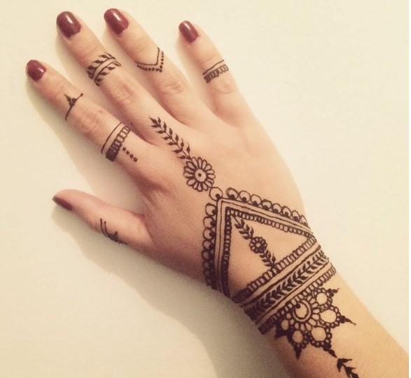 Henna simple cantik