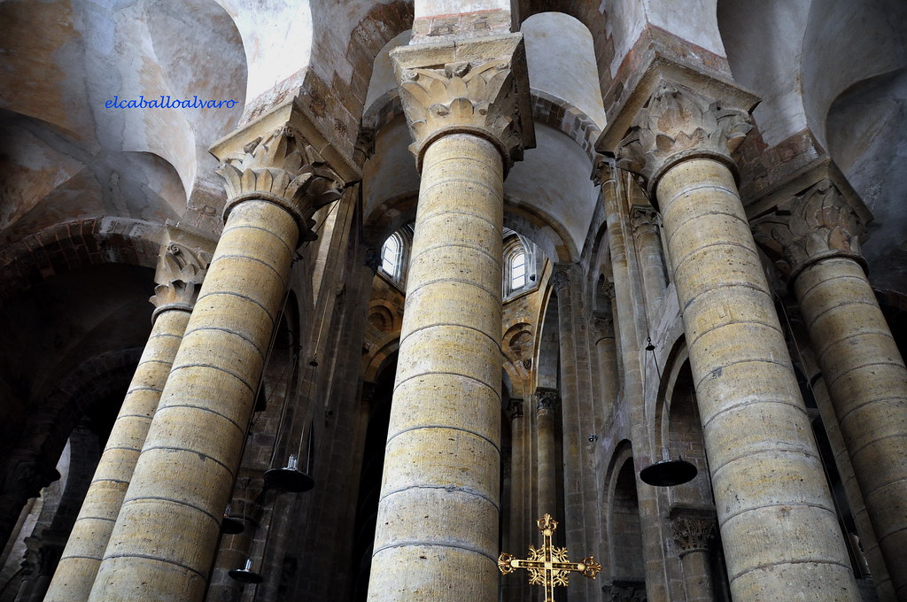 533 – Interior - Abadía Sainte Foy – Conques (France). | Flickr